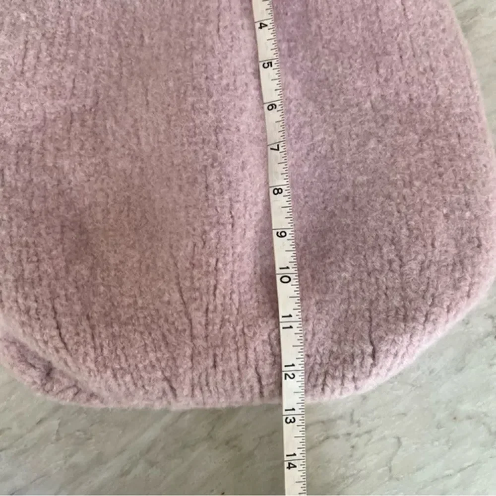 N/A hand knit